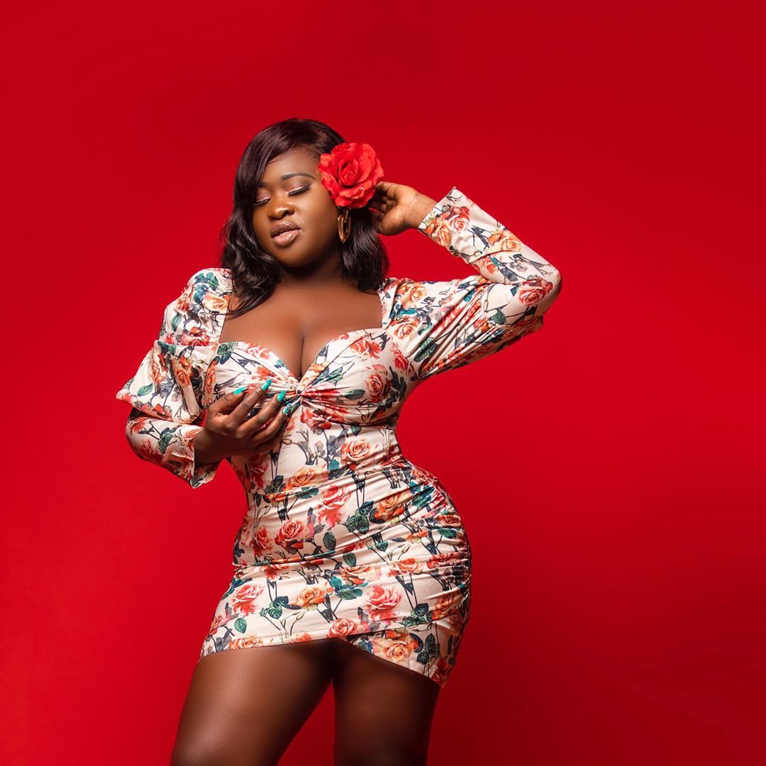 Download Sista Afia – Paper Ft. Victor AD (Prod. By Kidnature) | HitxGh.Com