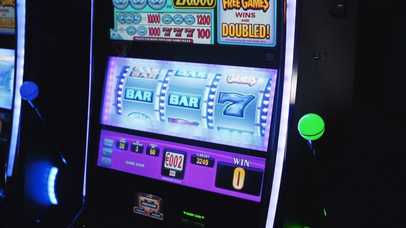 Benefits of Playing Straight Online Slots Games
