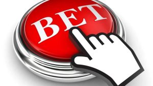 What If You Bet With Your Heart Or Your Head? Fans Vs. Analysts In Football Wagers 2 Bet